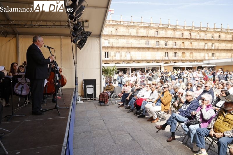La Banda Municipal de Música de Salamanca ameniza la Feria del Libro