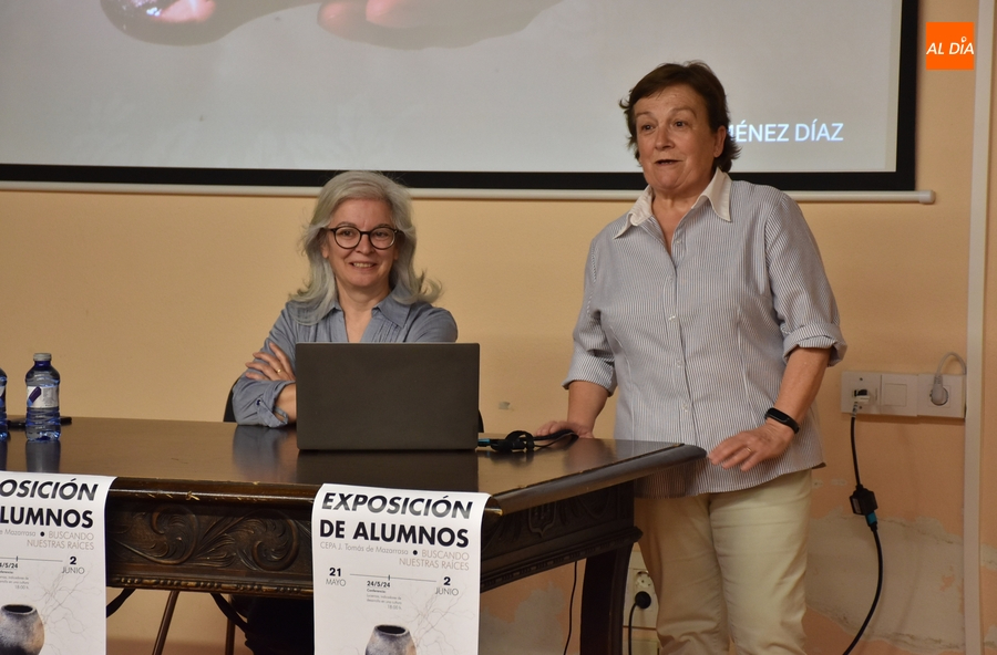 Ana Isabel Jiménez explica la evolución histórica de las lucernas