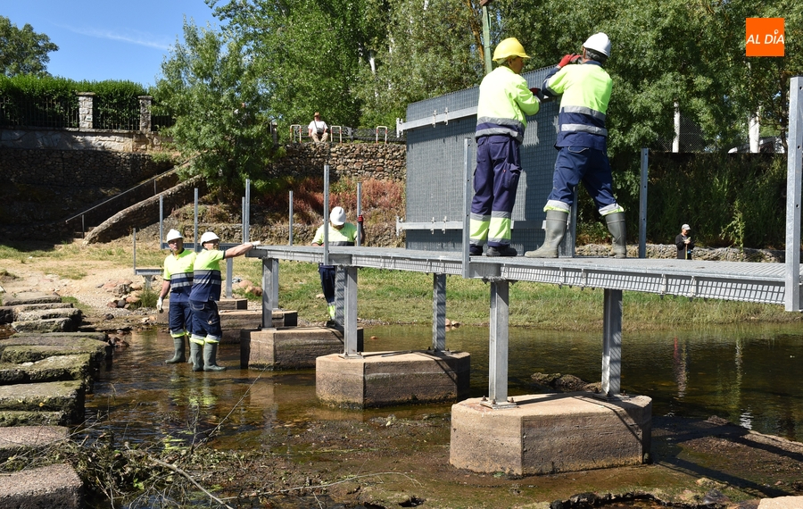 Pistoletazo de salida al verano 2024 con la instalación de la pasarela