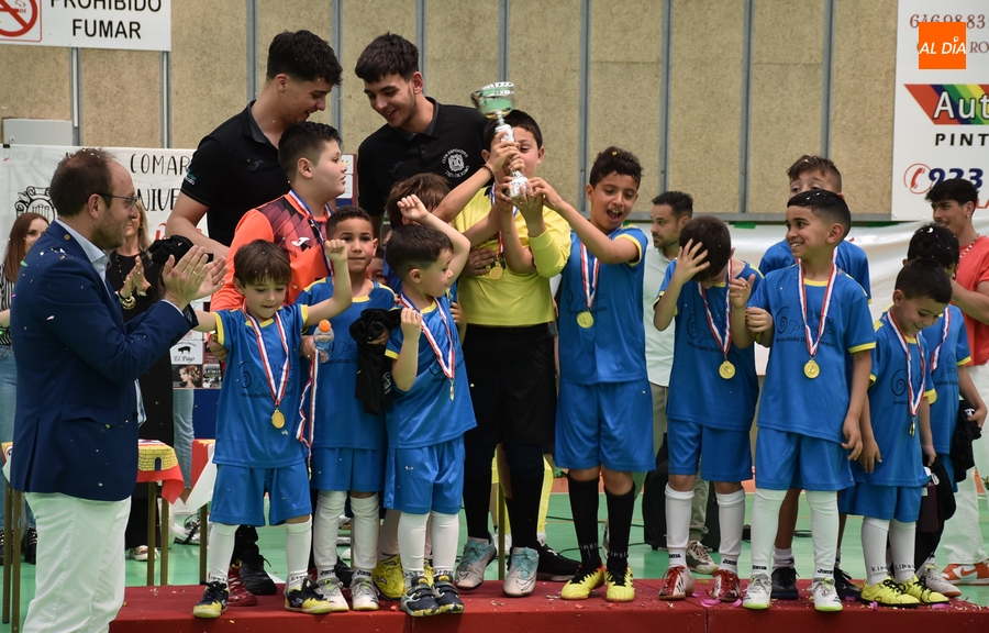 Esalza repite título en la gran fiesta de los 15 años de la Liga Prebenjamín del III Columnas