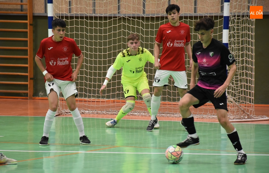 Al III Juvenil le falta un pelín de acierto para rascar algo en el derby final ante Inter Sala