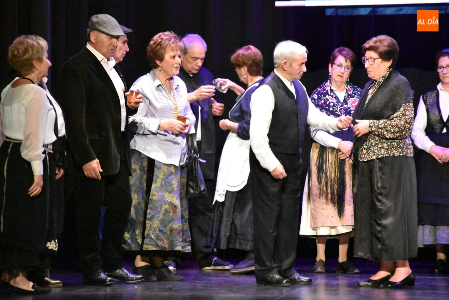 El grupo de Teatro de la Universidad de la Experiencia se subirá este viernes a las tablas del Teatro