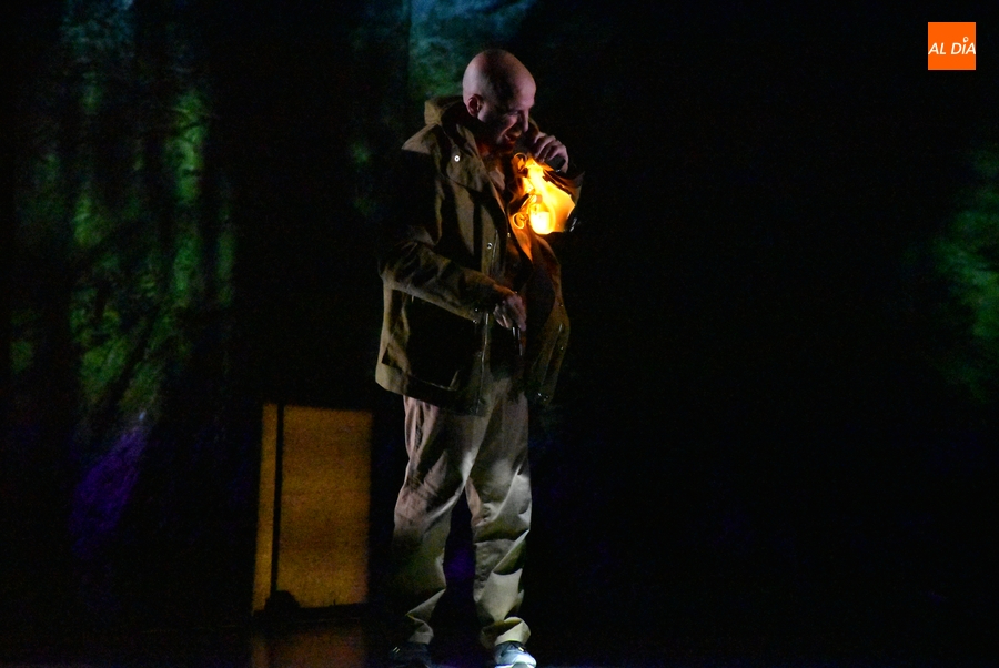 La compañía barcelonesa Titzina ofrece un viaje por la memoria con ‘Búho’ 