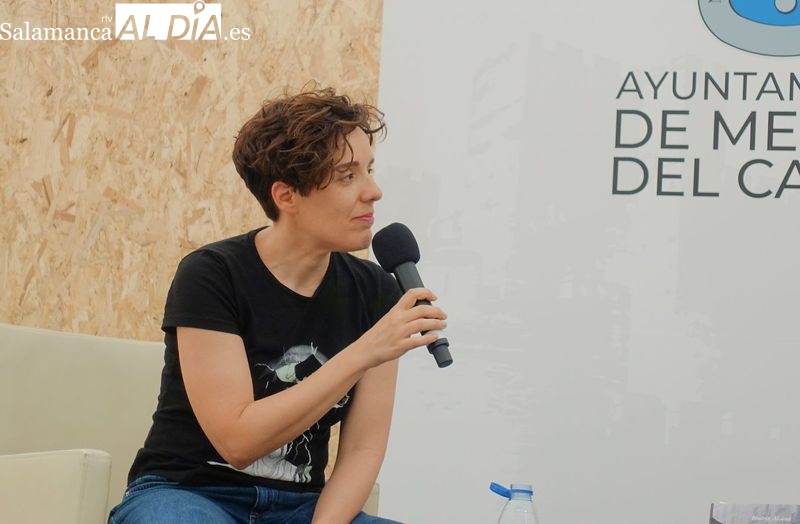 Beatriz Alcaná presenta su magistral Teseo en llamas en la Feria del Libro de Medina del Campo