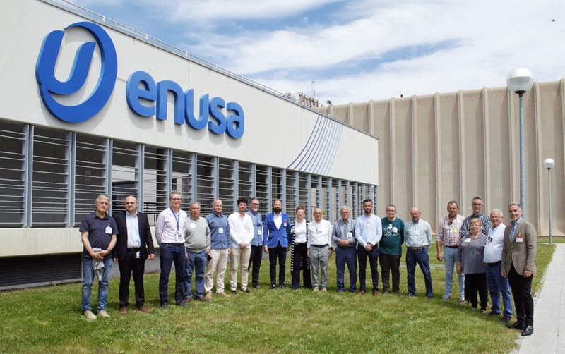 Enusa mantiene un encuentro en la fábrica de Juzbado con alcaldes y representantes municipales del área de influencia 
