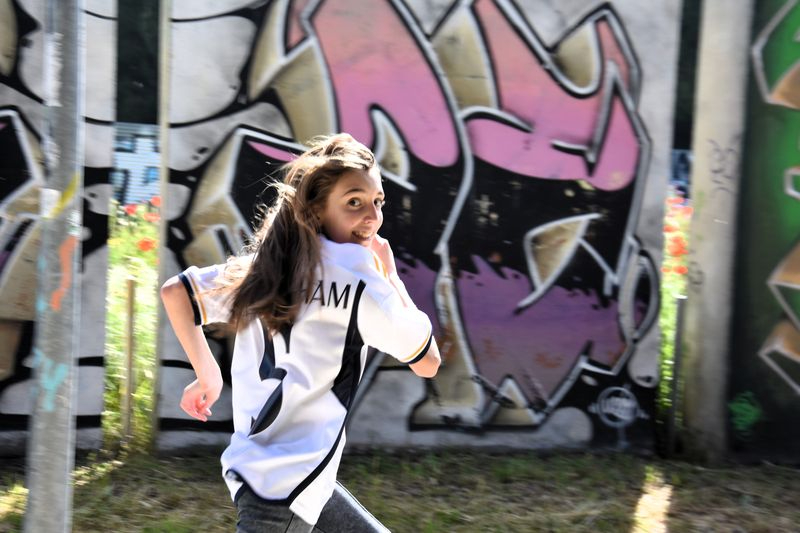Los alumnos del IES Mateo Hernández celebran una carrera y un bocadillo solidarios a favor de Save the Children y el Centro Padre Damián de Cáritas