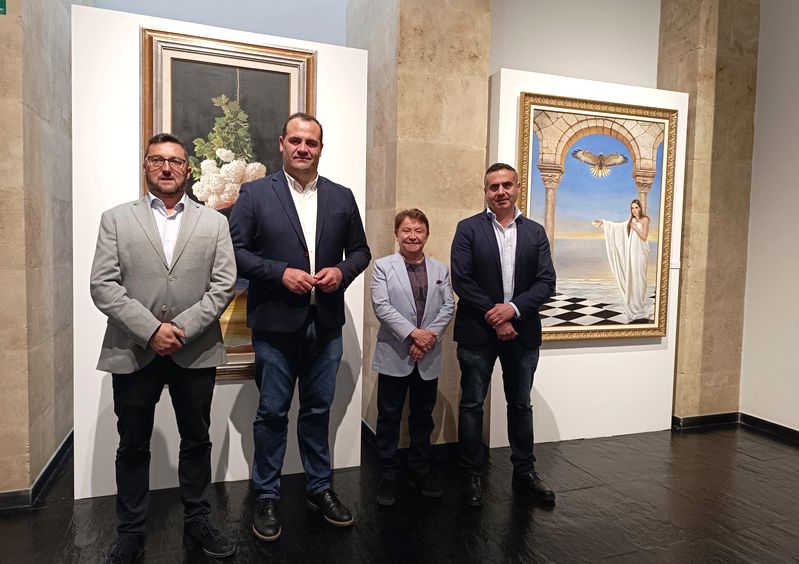 Las nuevas realidades de los cuadros de Ángel Gómez Mateo se puede ver en la Torre de los Anaya