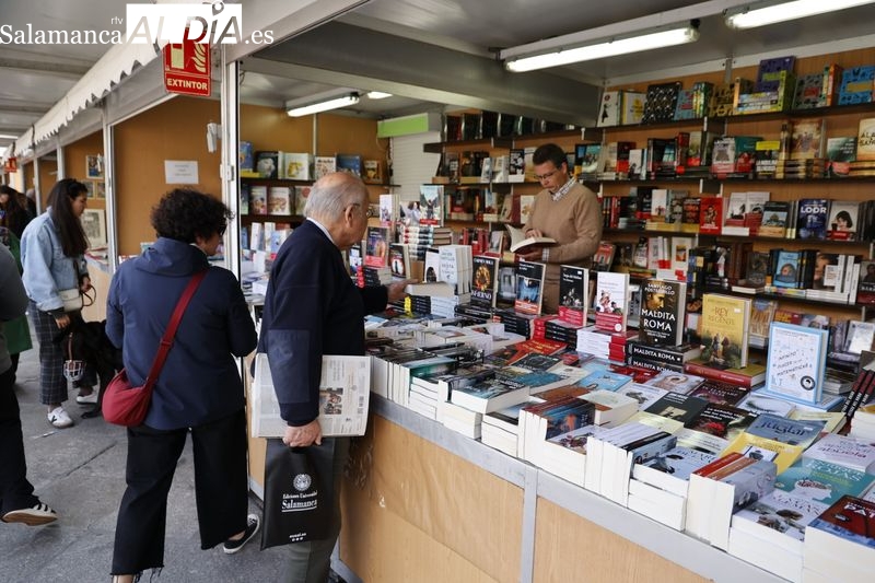 Animado inicio de la Feria Municipal del Libro