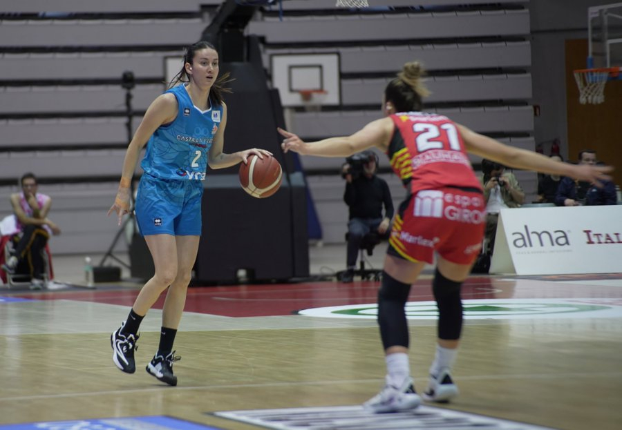 Un pésimo segundo tiempo condena al Perfumerías Avenida a remontar en el regreso de Íñiguez a Würzburg (73-61)