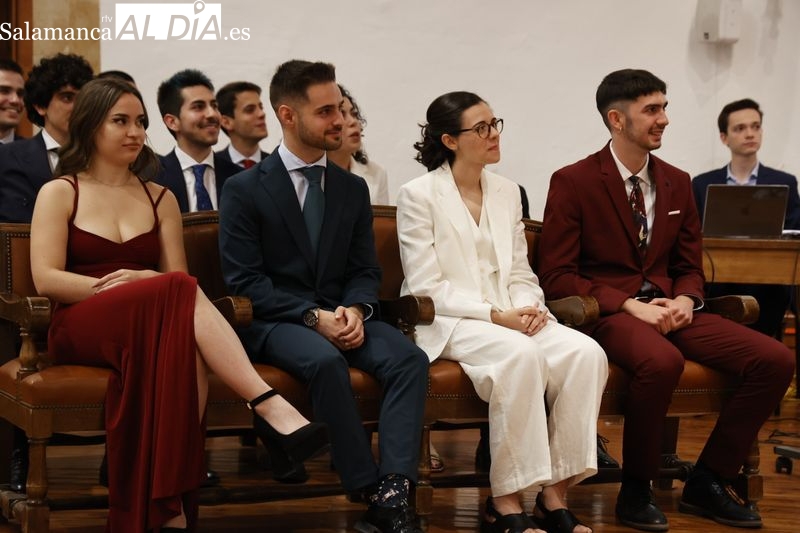 Graduación de la primera promoción de la doble titulación en Física y Matemáticas 