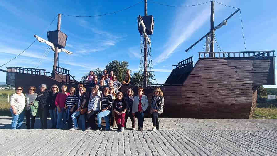 Integrantes de Amanecer recorren los estudios de cine de Ivanrey