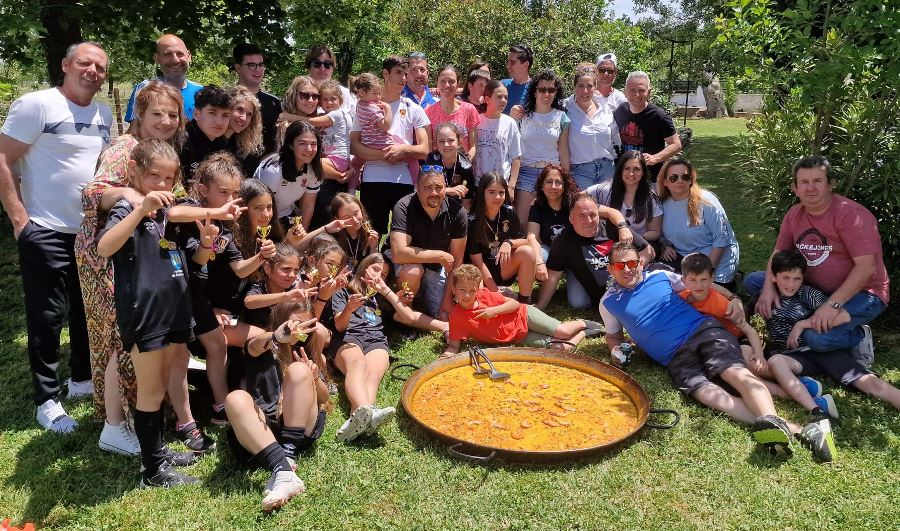 El Alevín Femenino del Ciudad Rodrigo celebra con sus familias el final de su 1ª temporada