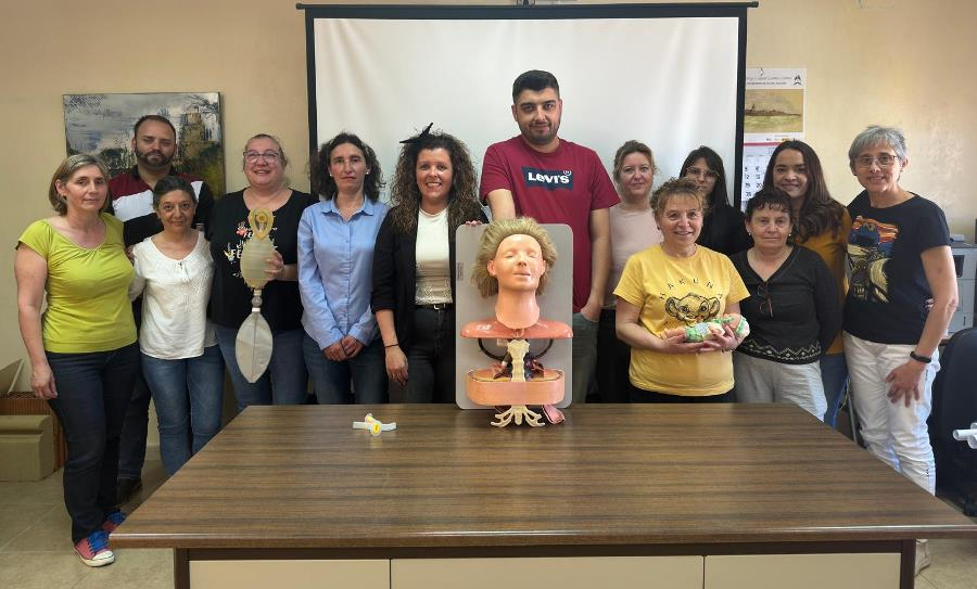 Los alumnos de la AFE Acompañados se forman en primeros auxilios