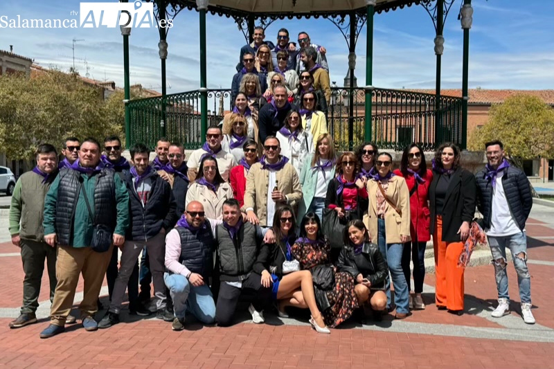 Multitudinario y festivo reencuentro de los Quintos peñarandinos del 84