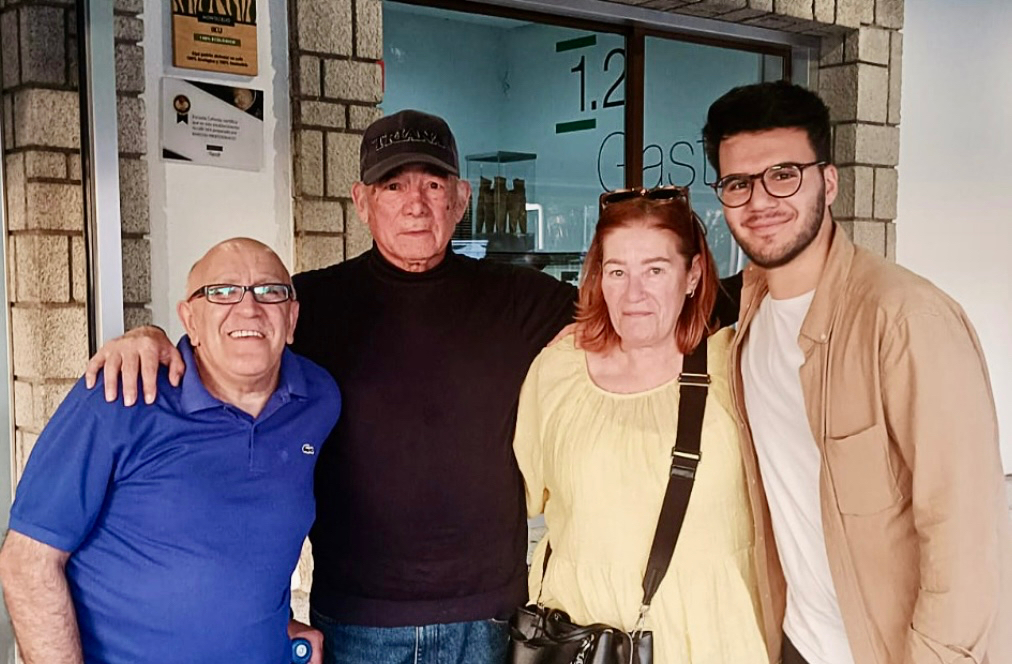 Improvisada reunión de amigos y artistas en Los Álamos Gastrolab