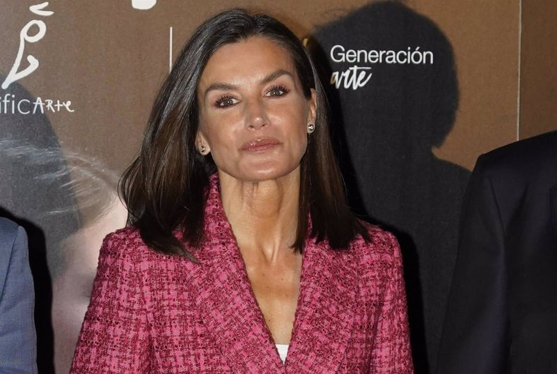 La Casa Real explica el motivo por el que la Reina Letizia acude con zapatillas a un acto público