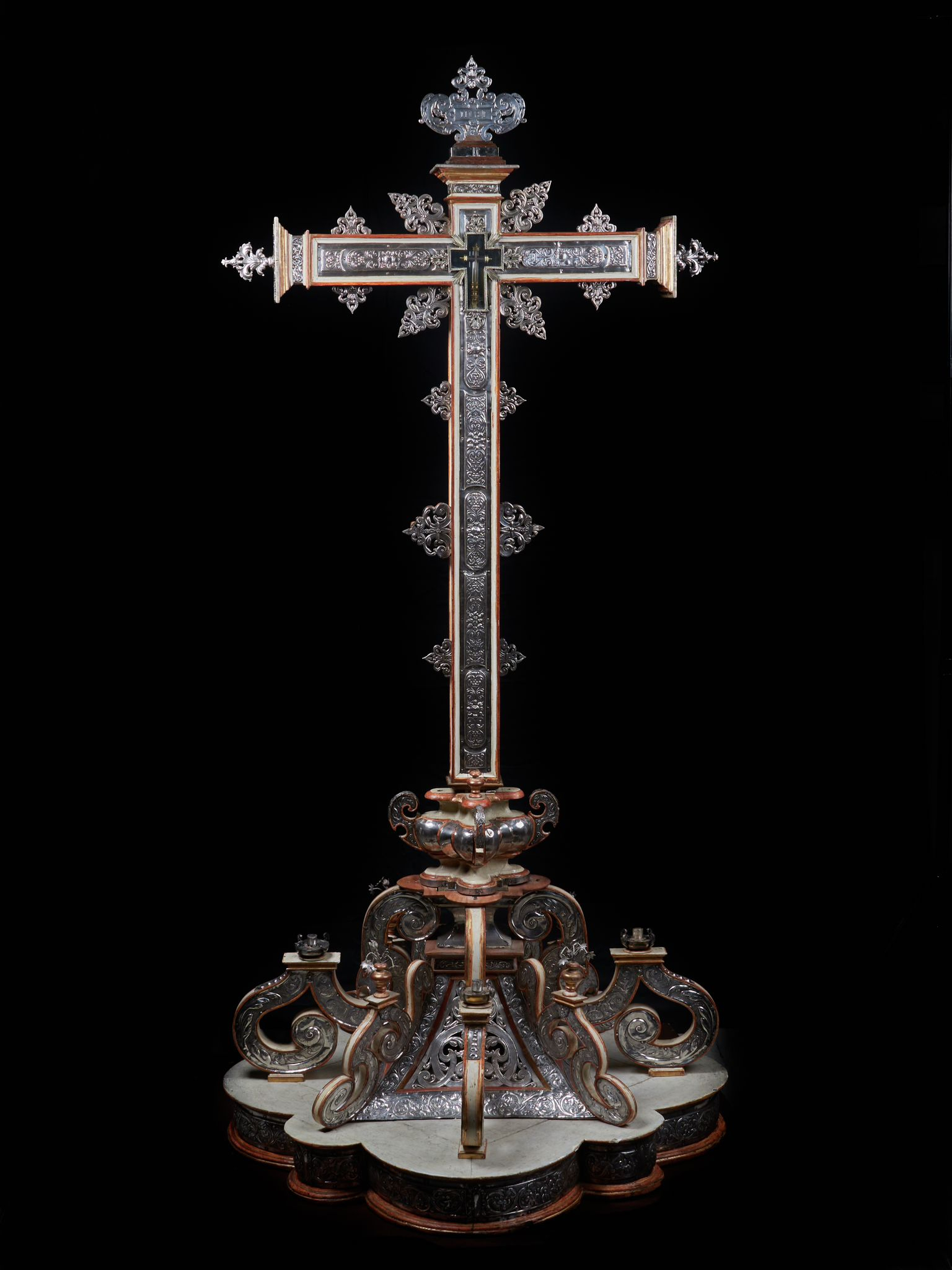 La Cofradía del Silencio custodiará del 13 al 20 de mayo el Lignum Crucis de la Vera Cruz de Salamanca