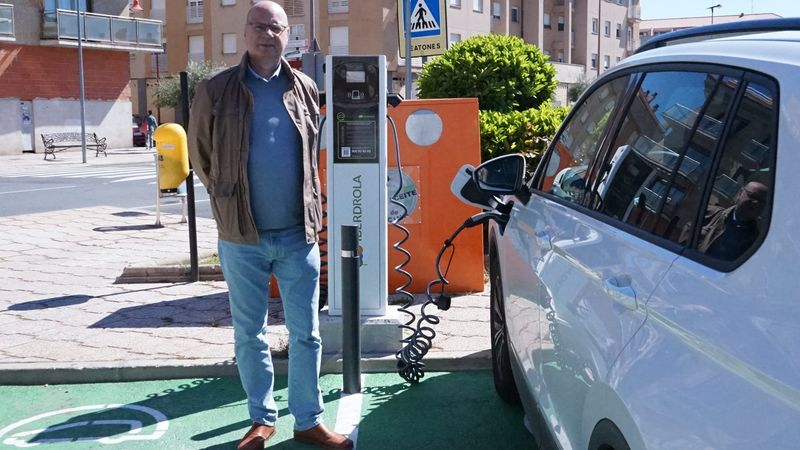 Primeros puntos de recarga de vehículos eléctricos en suelo público de Santa Marta