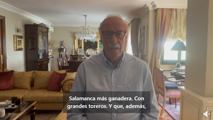 Del Bosque envía un saludo a La Fuente de San Esteban, que ya tiene libro oficial de fiestas