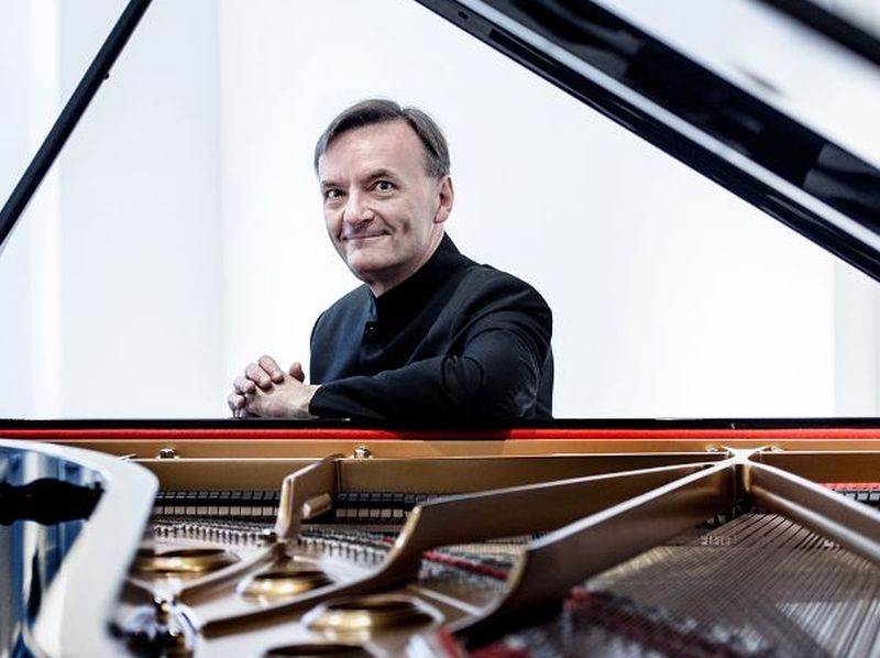 El pianista Sir Stephen Hough clausura este lunes el XII Ciclo de Música de Cámara y Solistas