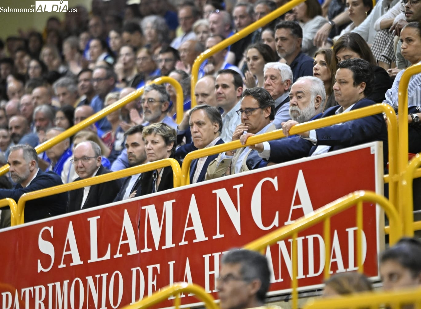 Jorge Recio no se baja del barco y seguirá al frente del Perfumerías Avenida: Me tendrán que aguantar...