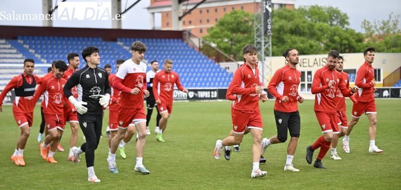 El CD Guijuelo entrena en el Reina Sofía por el playoff... y Unionistas lo hace a la vez en el Anexo