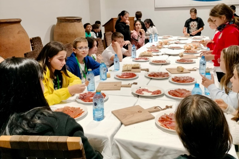 Visitas, mojitos y animación en la recta final en Peñaranda de los escolares nacionales de ‘Fabricando Ilusiones’ junto al CEIP Severiano Montero