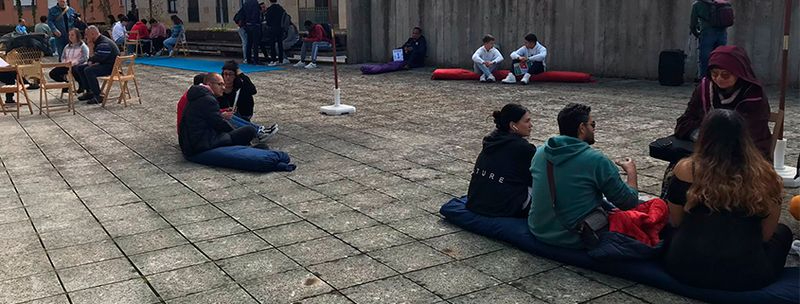 Disco móvil infantil comidas del mundo y música cubana en la Feria Multicultural de la plaza Barcelona