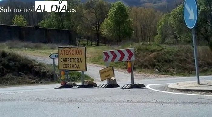 La carretera DSA-309 de acceso a Villalba de los Llanos, cortada cinco meses