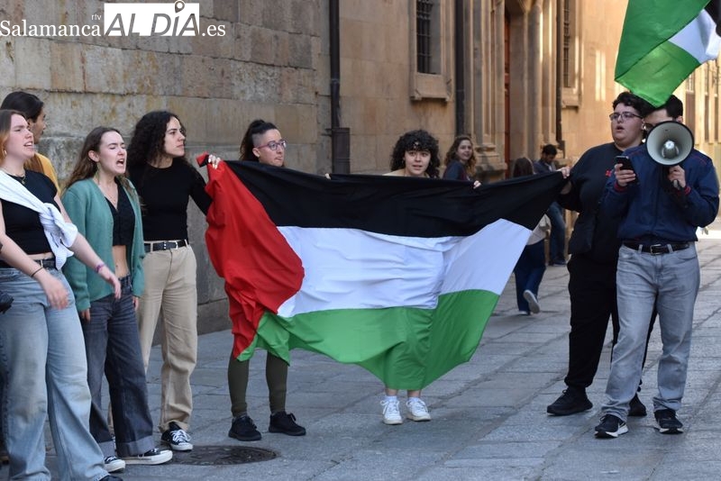 Protestas de estudiantes que exigen a la USAL una condena contundente ante el conflicto en Gaza