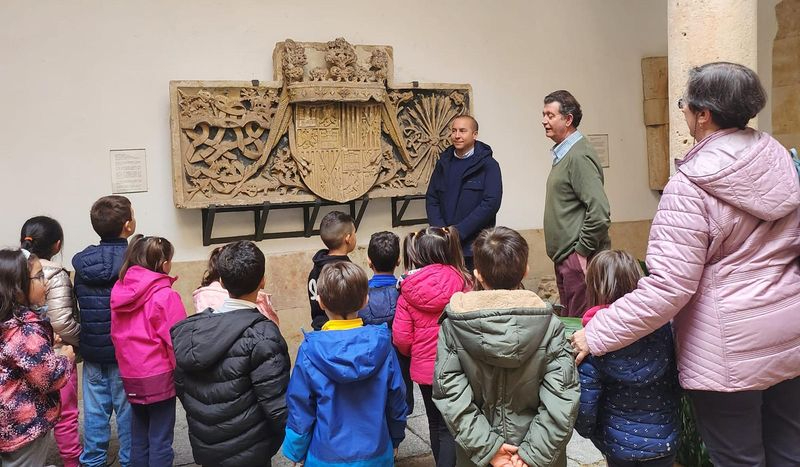 Escolares descubren los ‘Grandes personajes que viven en el Museo de Salamanca’