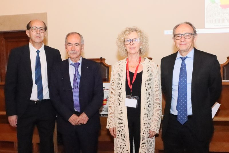 Emotivo homenaje al que fuera decano de Filología, Vicente González Martín