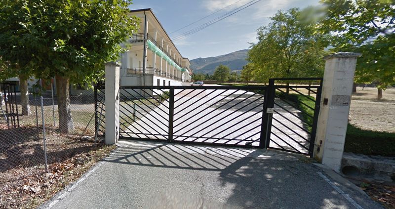 El despido de los 13 trabajadores interinos de Llano Alto es la única opción según la Consejería