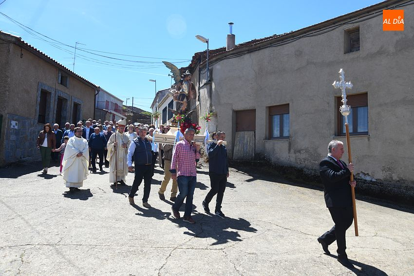 El Obispo preside los actos religiosos de San Miguel Arcángel en La Atalaya