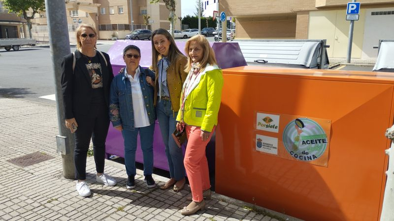 Nuevos contenedores para el reciclaje de aceite y ropa en Santa Marta