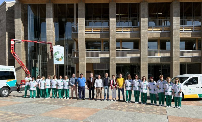 Comienza a funcionar el nuevo servicio de limpieza de los edificios municipales de Carbajosa