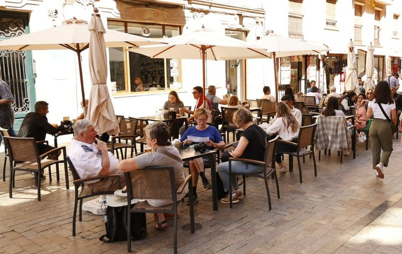 Los vecinos residentes de las ZEIG dispondrán de más plazas de aparcamiento en zonas ORA