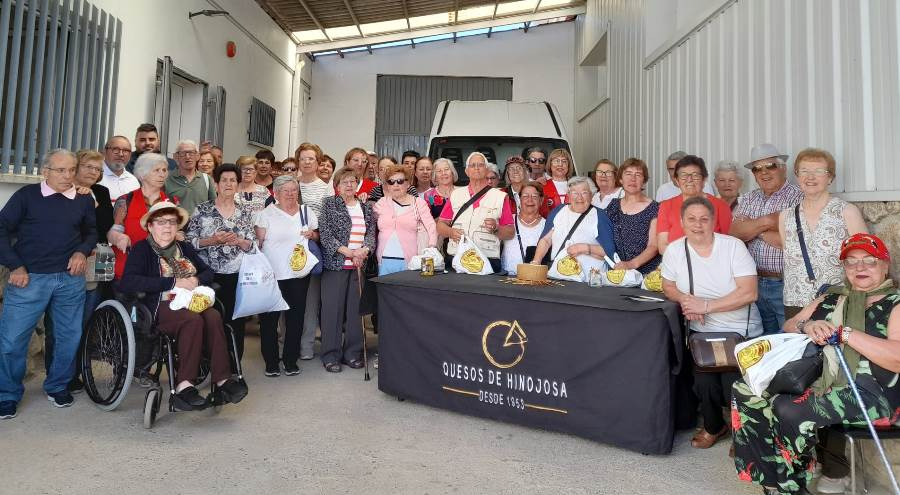 El grupo de Mayores de Cruz Roja se va de excursión a Hinojosa de Duero y San Felices