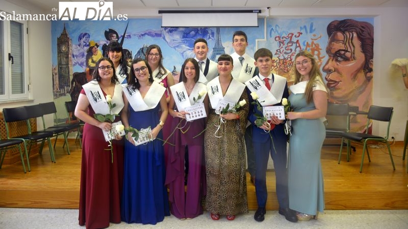 Diez alumnas y alumnos del IES Tierras de Abadengo de Lumbrales celebran su graduación en Bachillerato