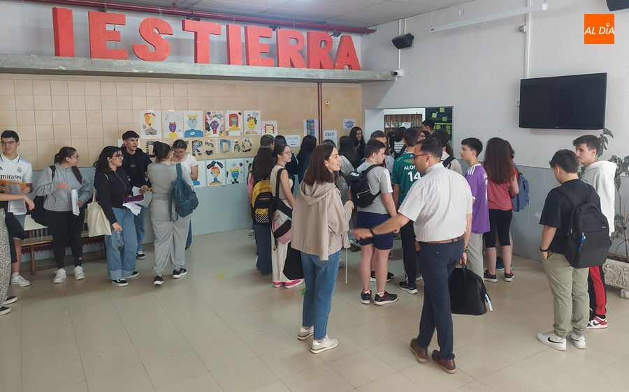 Buenas vibraciones entre los 68 jóvenes que afrontan la Selectividad tras la 1ª mañana de exámenes