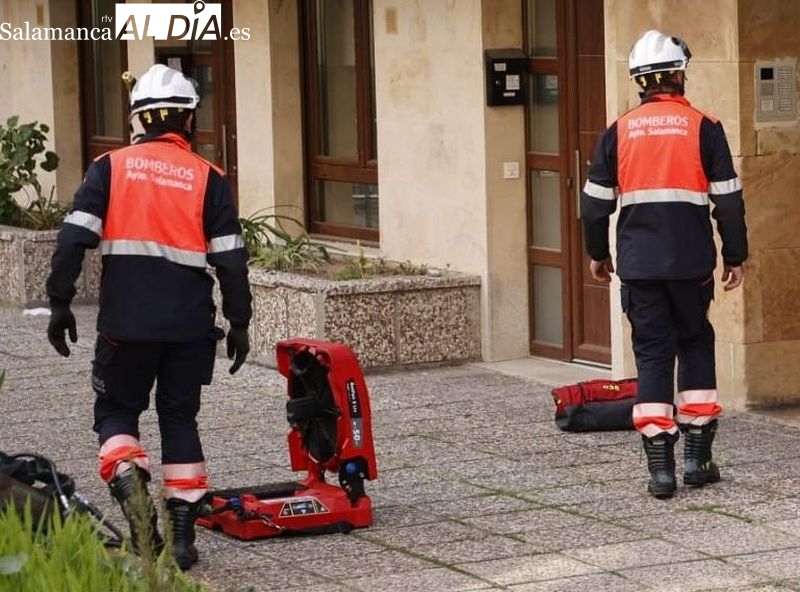 Herido un hombre de 30 años con quemaduras en el incendio de una vivienda en la calle Nava del Rey