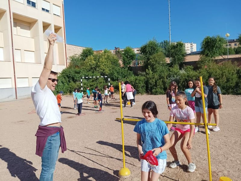 El Colegio Antonio Machado despide el curso escolar con una gran fiesta del agua y de la espuma