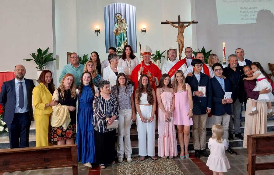 Seis jóvenes de La Alamedilla y Fuentes de Oñoro reciben la Confirmación