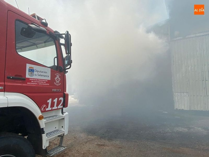 Un coche se incendia en la A-66 a la altura de Buenavista