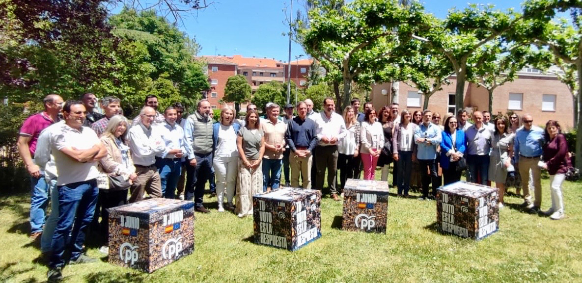 El PP se muestra en Peñaranda como alternativa a las mentiras socialistas con políticas del día a día junto a los ciudadanos