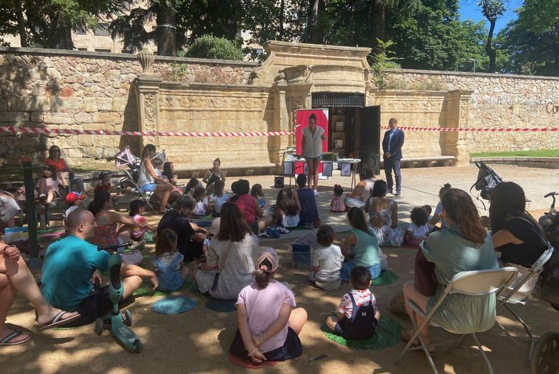 Los parques de San Francisco y Jesuitas se transforman este verano en bibliotecas al aire libre