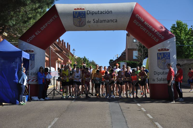 Un centenar de participantes en el Cross El Pirulí entre encinas de Carrascal de Barregas
