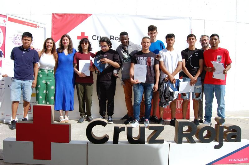 Cruz Roja Salamanca clausura el curso de su Centro Joven: 39 alumnos y alumnas reciben sus diplomas