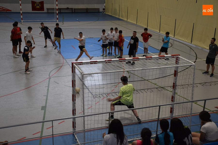 La familia del III Columnas cierra el curso con una jornada festiva