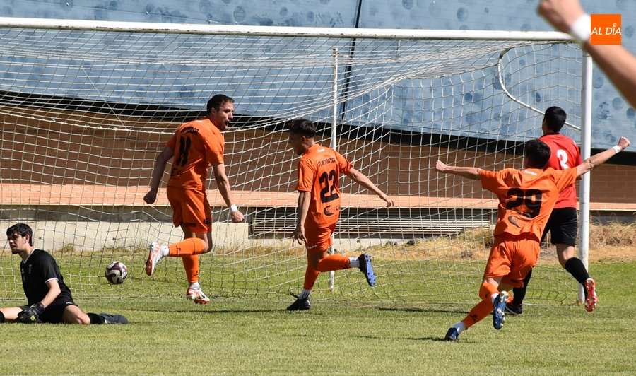Un hat-trick de Jesús Guerrero cimenta el adiós con victoria de la UD Mirobrigense ante su afición